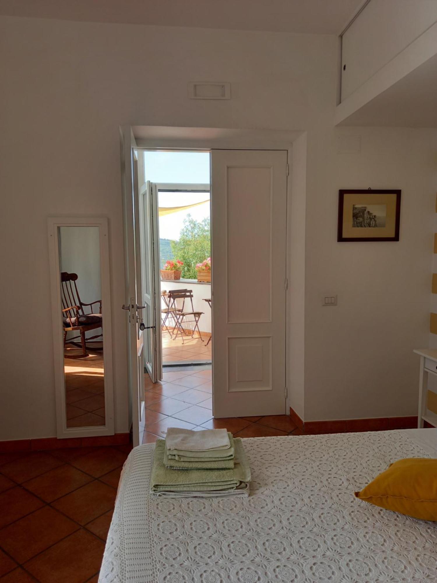 La Casa Del Sole Bed & Breakfast Vico Equense Exterior foto