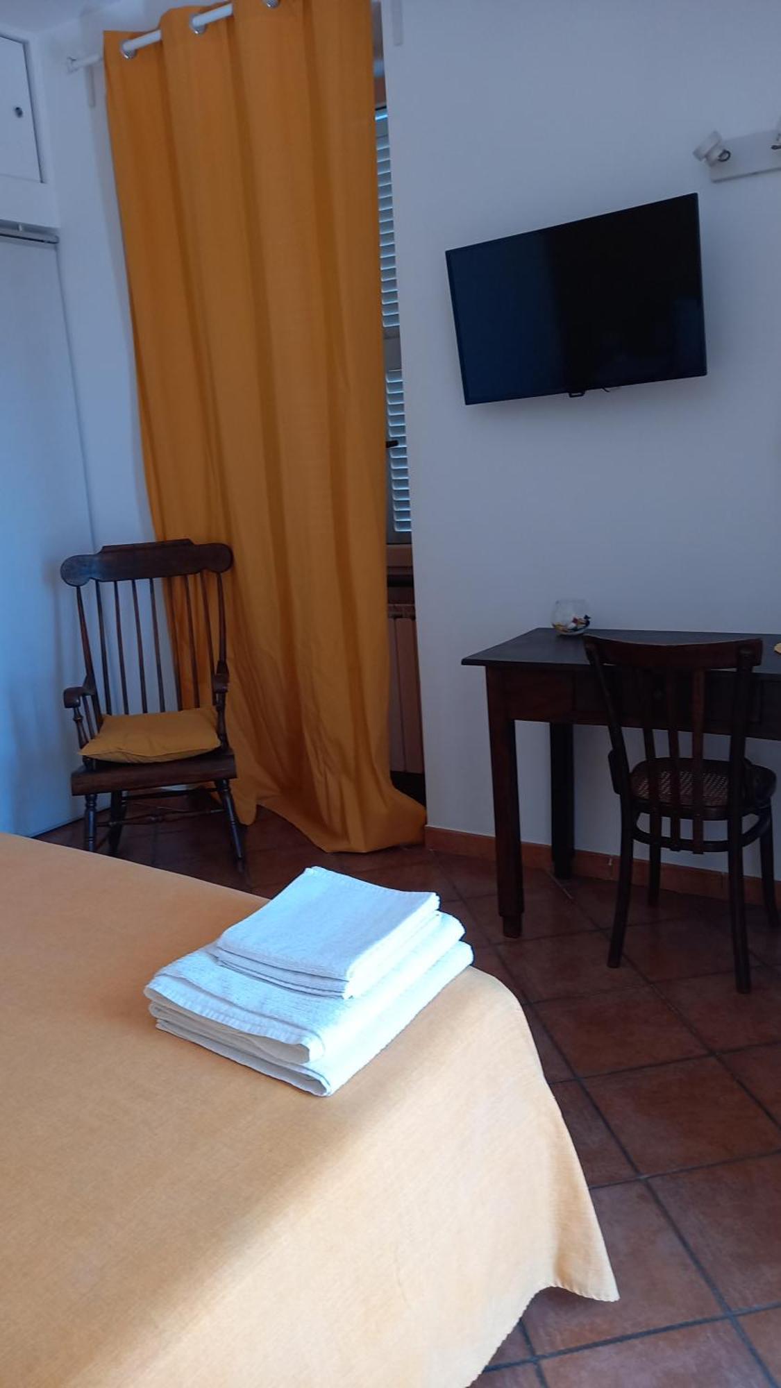 La Casa Del Sole Bed & Breakfast Vico Equense Exterior foto